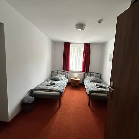 Lesny Dom 住宿加早餐酒店 3*