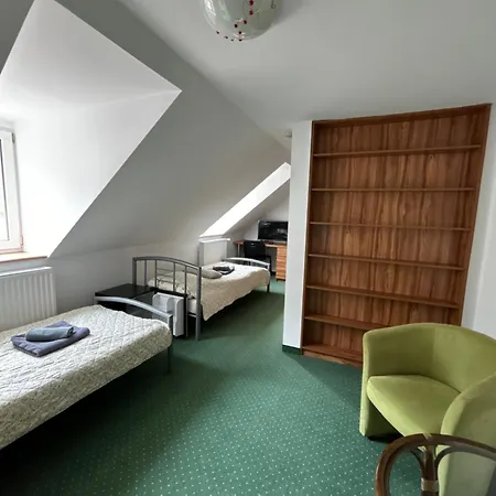 Lesny Dom 住宿加早餐酒店 巴尔利内克